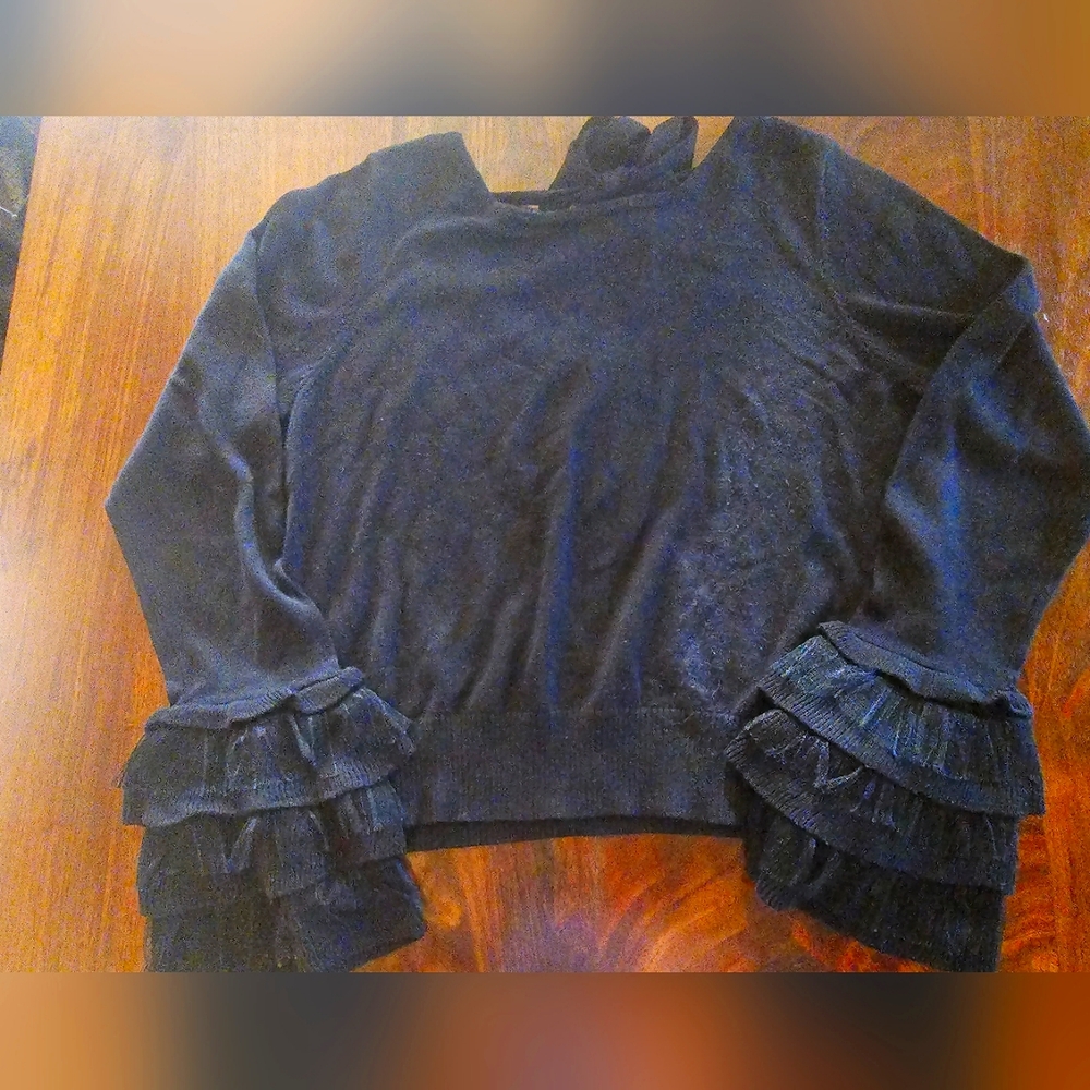 Forever 21 Bell-Lace Open Back Sweater